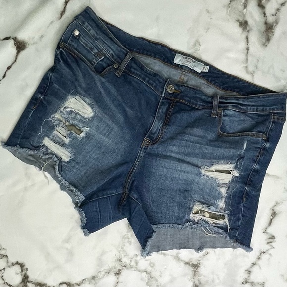 Torrid distressed denim shorts camo accents 20 - Picture 1 of 13